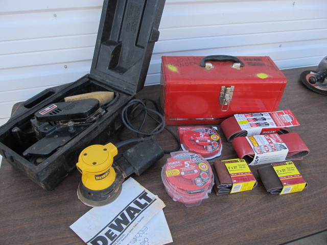lot 112 image: 2 Working Power Sanders wAccessories