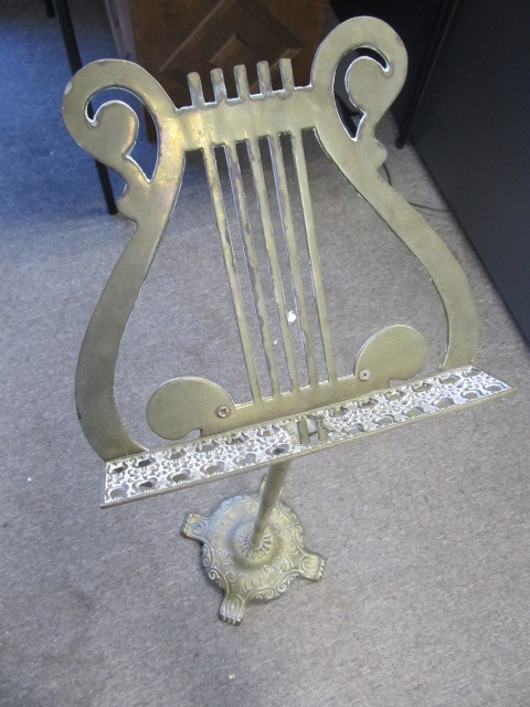 lot 137 image: Vintage Brass Music Stand 