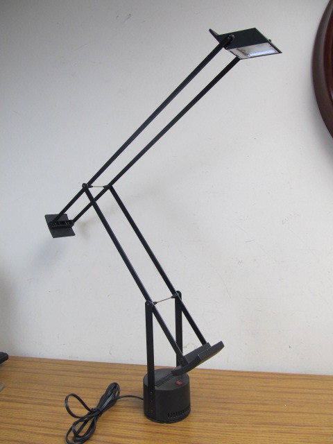 lot 7 image: Vintage Tizio Table Lamp by Richard Sapper for Artemide