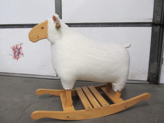 lot 117 image: Like New Ride-On Rocking Sheep
