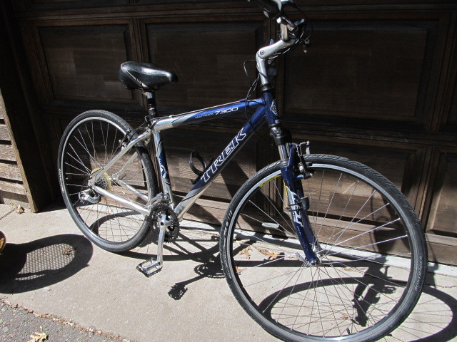 lot 151 image: TREK 7300 Multitrack Bicycle