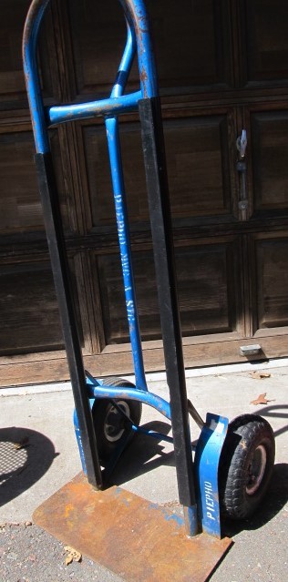 lot 153 image: 2 Heavy Duty 2-Wheel Dollies