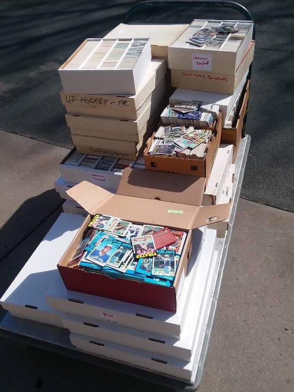 lot 150 image: HUGE Lot of Approx 100,000 Baseball Cards