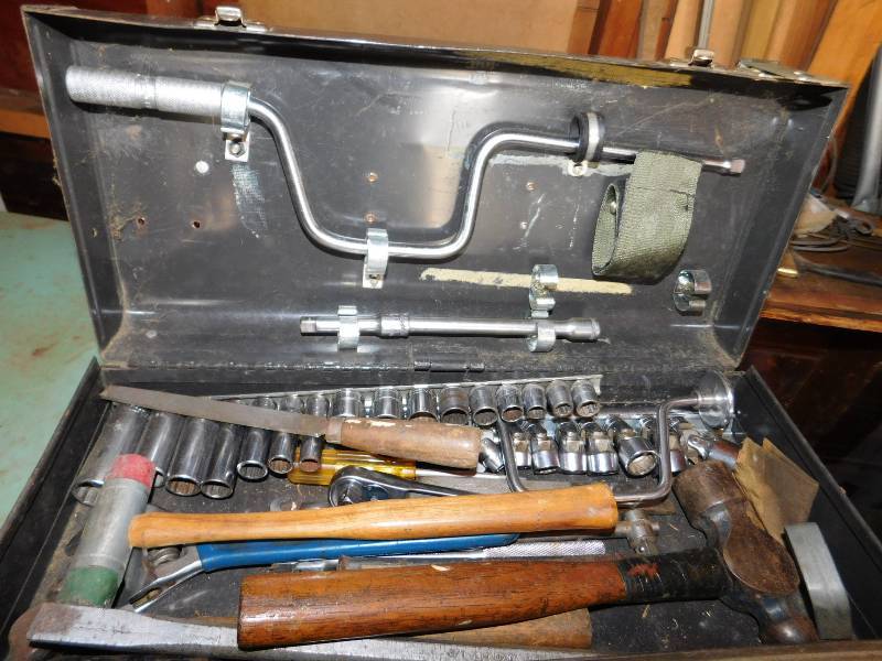 lot 27 image: Military Tools Box with Tools