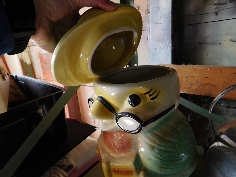 lot 45 image: Vintage Kitchen Items