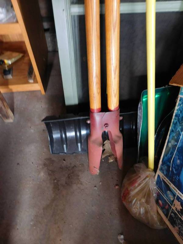 lot 11 image: Misc. Lot of Cleaning Items