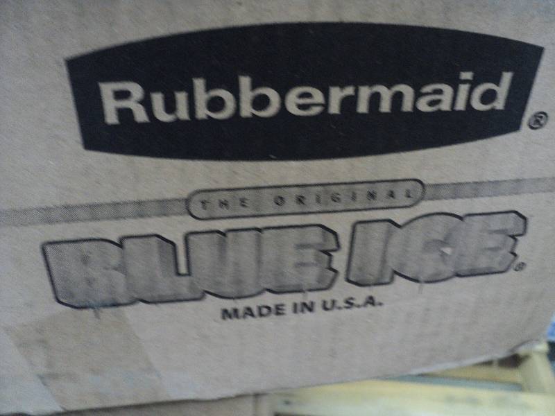 Rubbermaid blue ice box of 10...