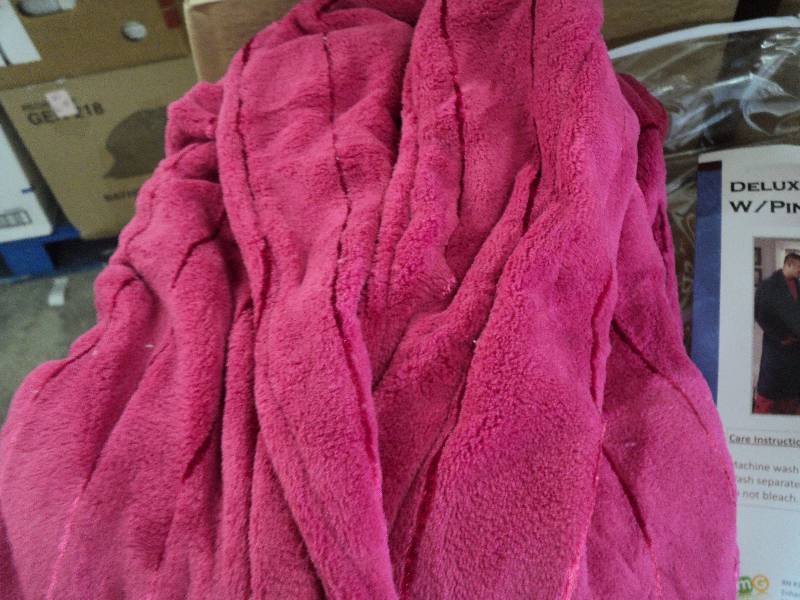 deluxe micro plush robe...