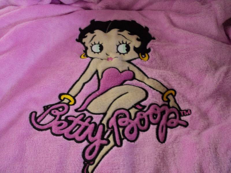 batty boop robe...