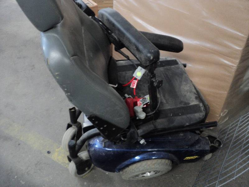 motorized wheel chair for parts...