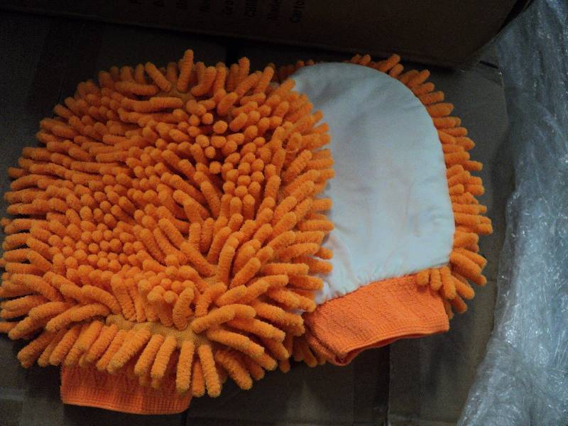 box of 50 frizzy car wash mitts...