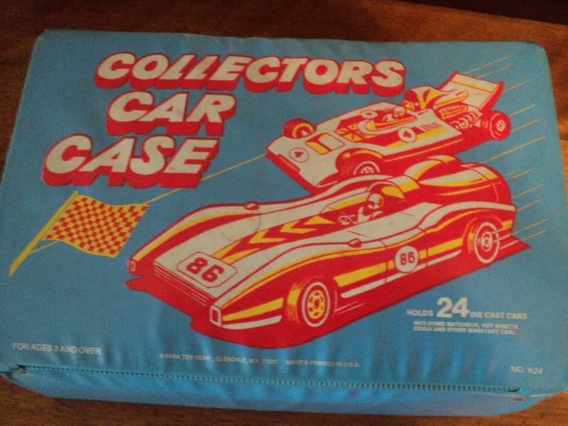 hot wheels in case all made in Hong...
