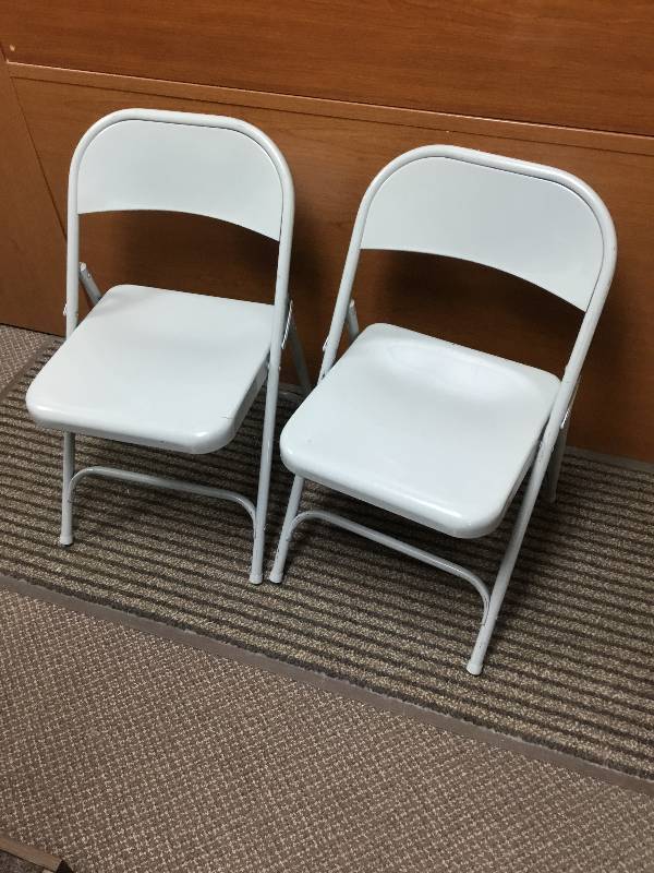 2 metal Folding Chairs