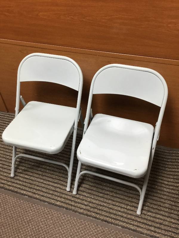 2 metal Folding Chairs