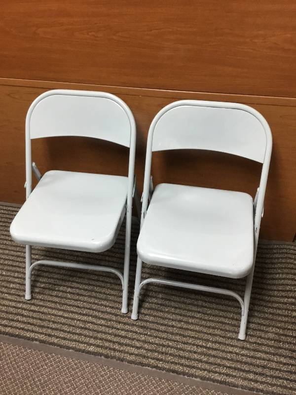 2 metal Folding Chairs