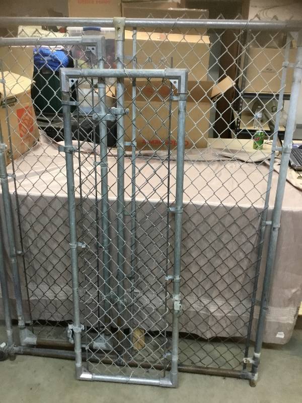 Dog Kennel Front and a extra Gate
