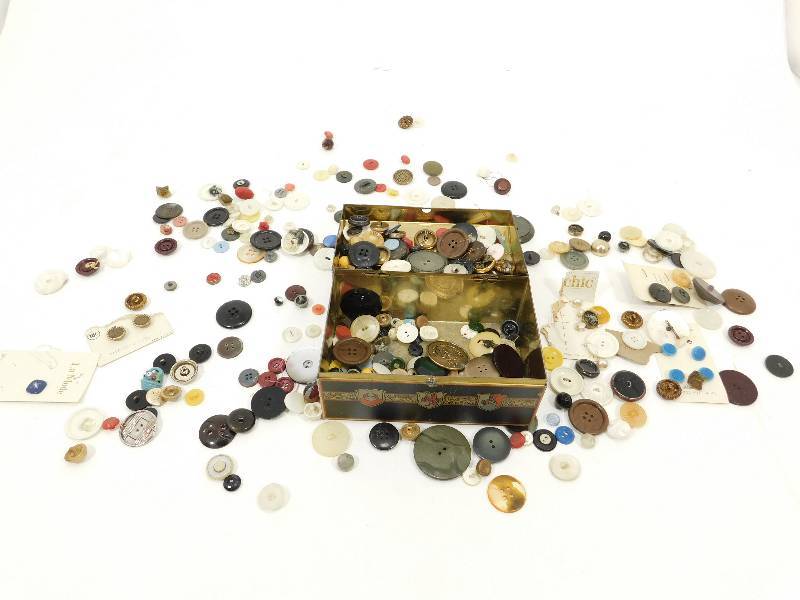 Vintage Buttons and Tin