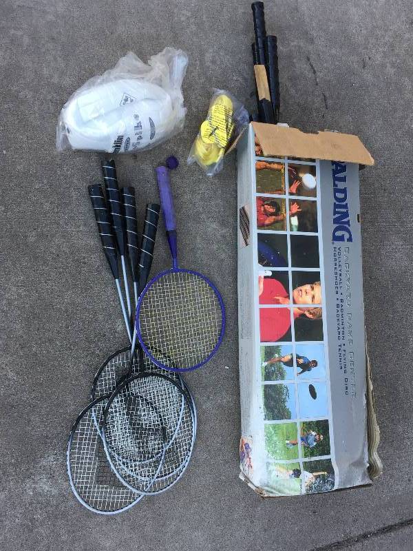 lot 122 image: Spalding Backyard Game Center