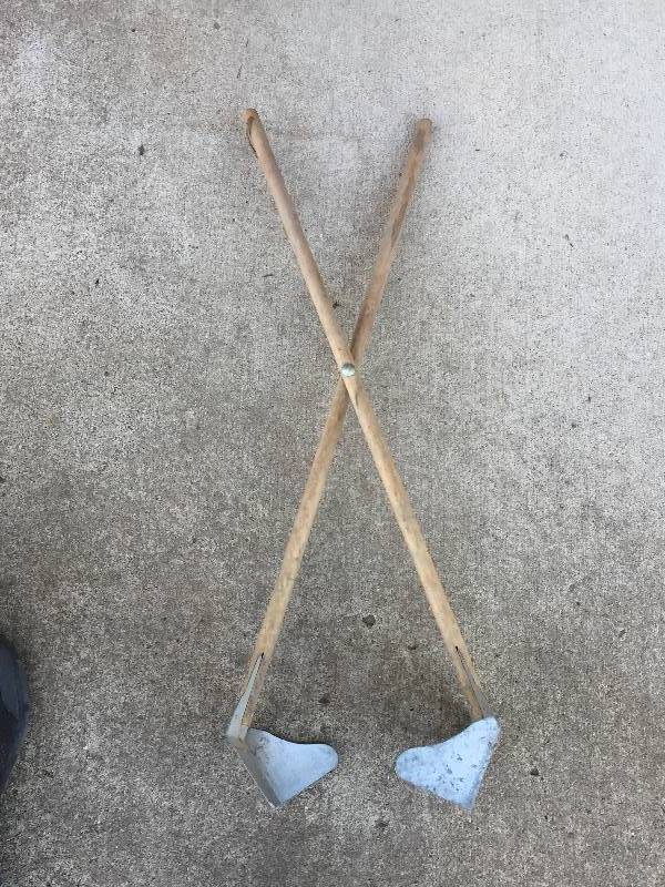 lot 131 image: Pooper Scooper