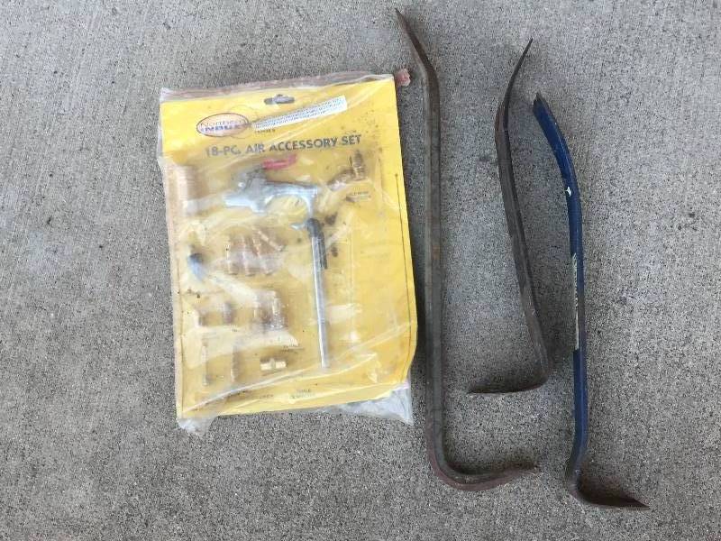 lot 147 image: Crowbars & Air Accessory Kit
