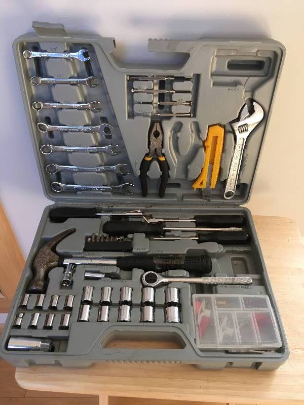 lot 18 image: Tooltime Home Repair Tool Set