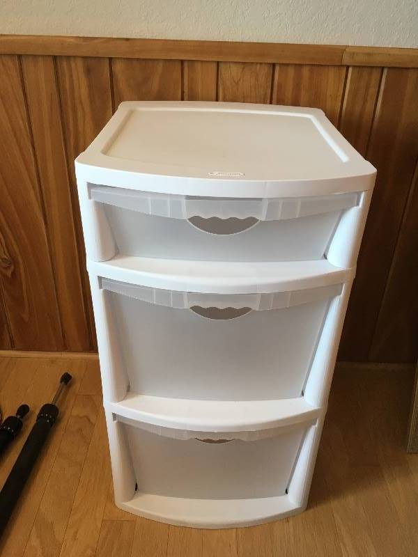 lot 38 image: Sterlite Plastic Drawers Cabinet