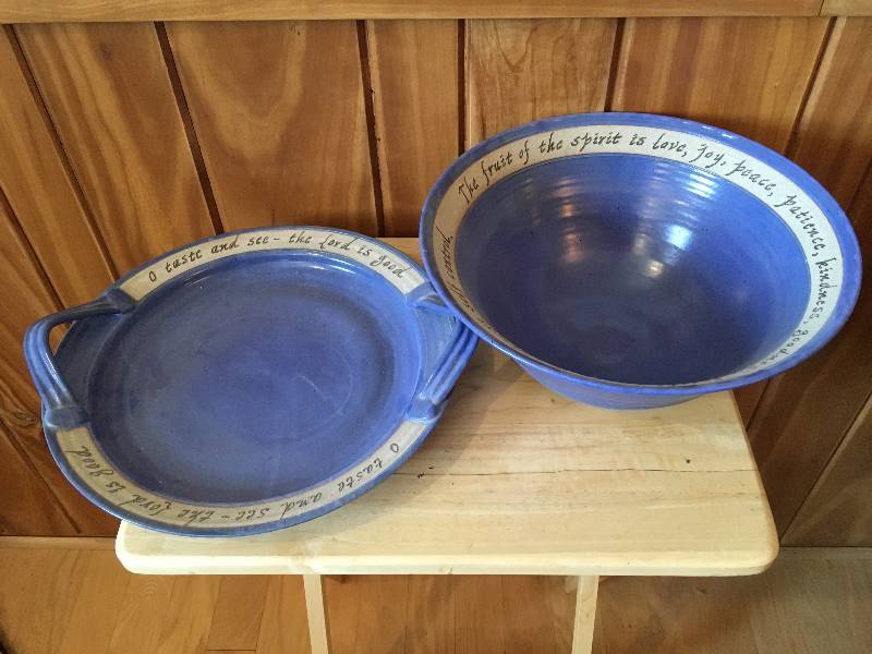 lot 46 image: Large Pottery Bowl & Handled Plate