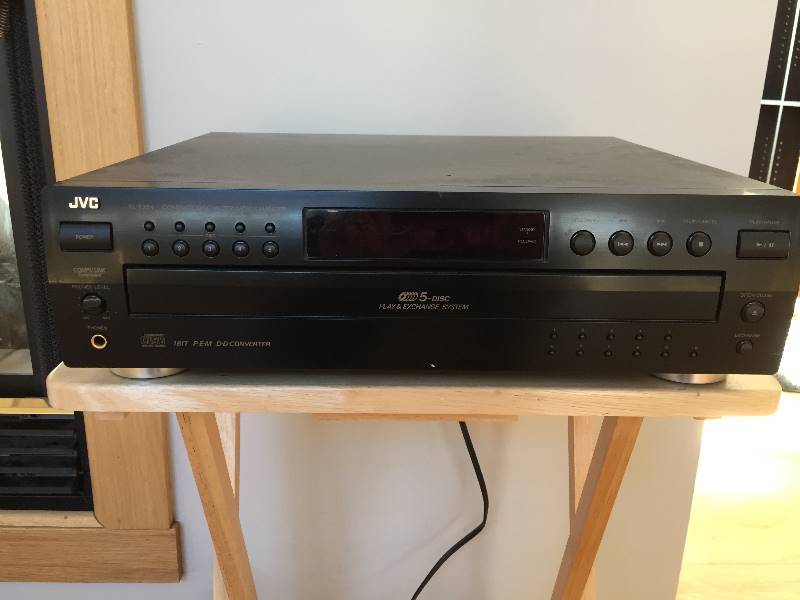 lot 74 image: JVC 5 Disc Play & Exchange System