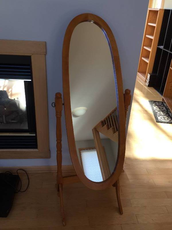 lot 79 image: Wooden Oval Floor Mirror