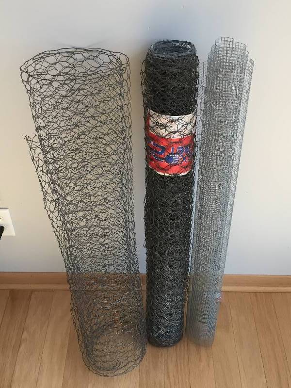 lot 99 image: Wire Fencing