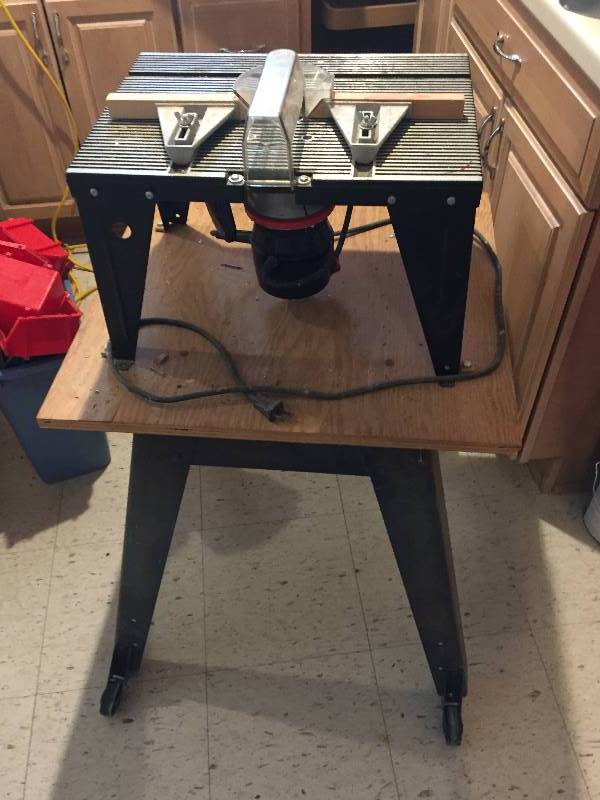 lot 107 image: Router & Router Table on Stand