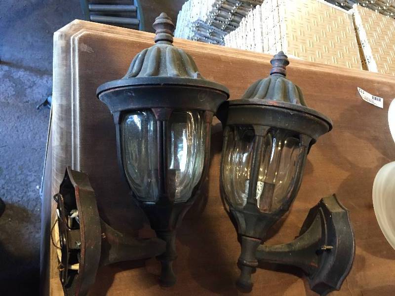 lot 112 image: 2 Outcoor Lights Bronzetone