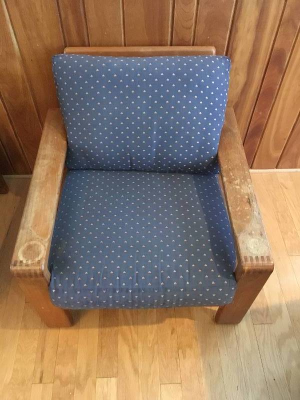 lot 153 image: Loveseat & Chair - Wood Frame