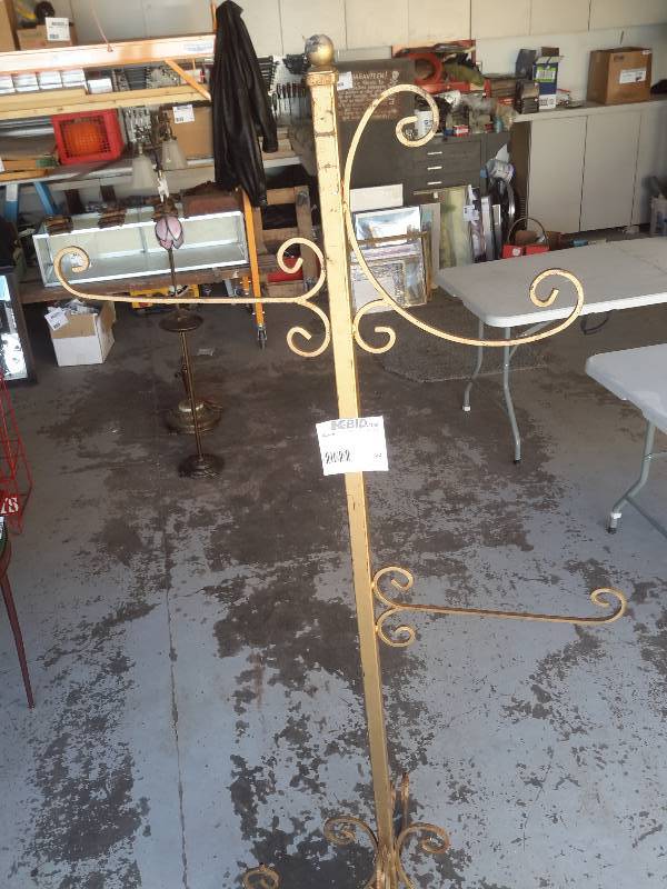 Plant hanger.. Approx 6 ft tall
