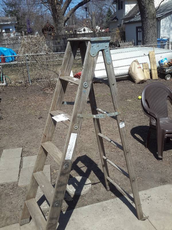 5ft wood step ladder