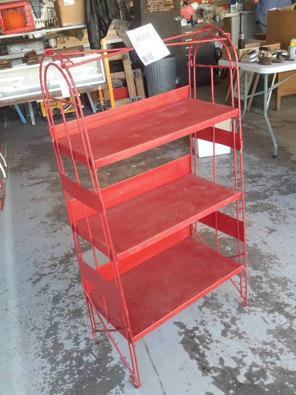 Heavy metal display shelf