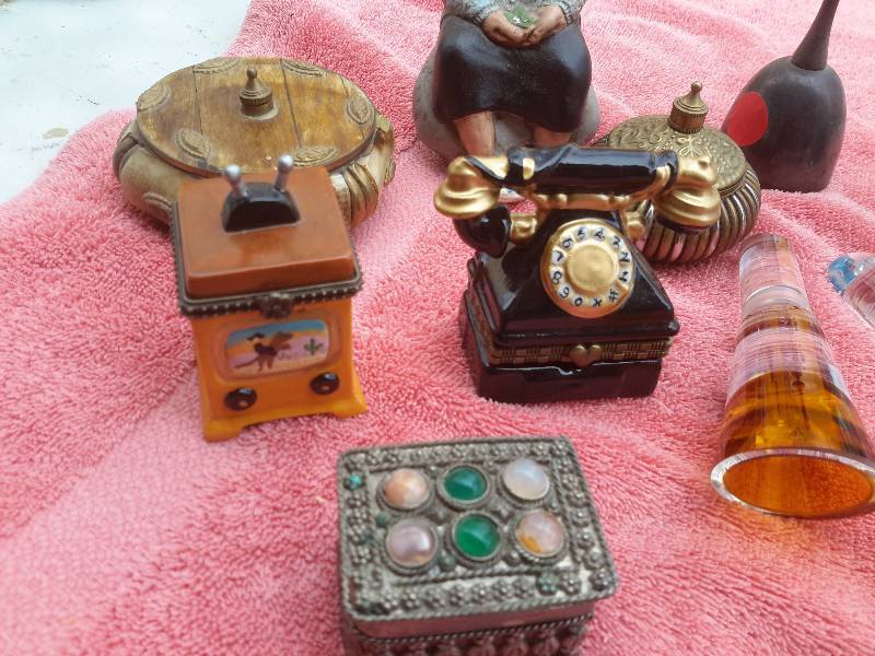 Lot of depression Glass glassware items as pictured.