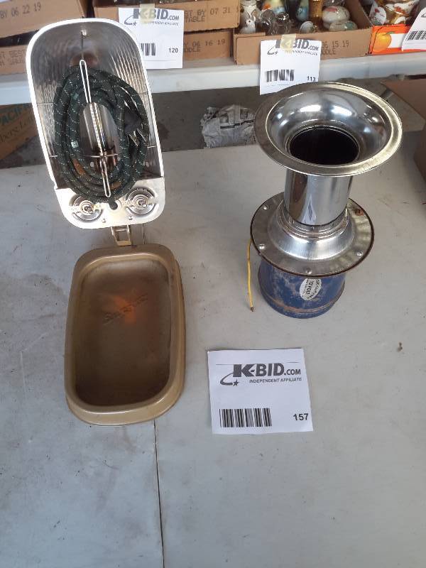 aoogha Horn and vintage portable electric light