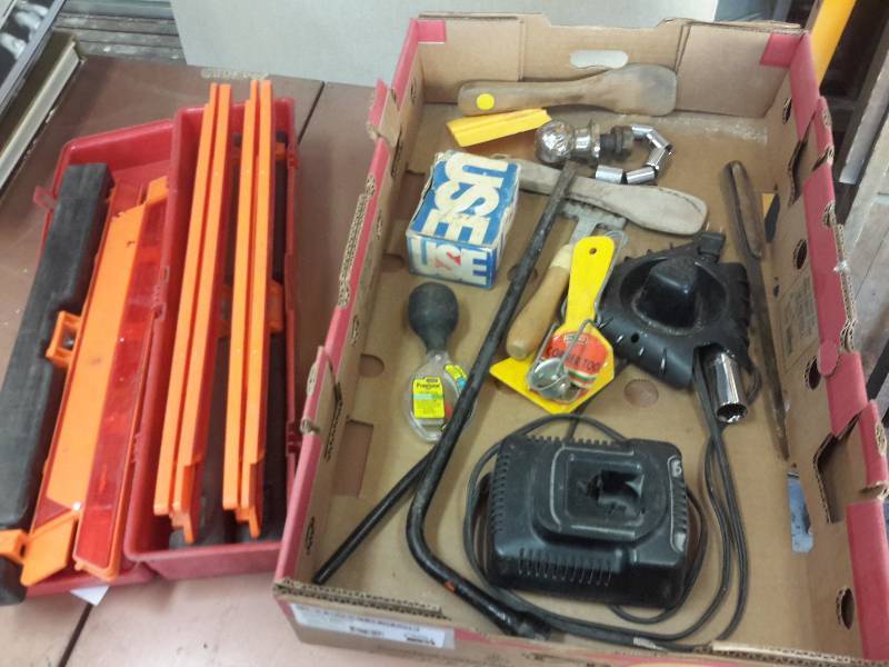 set of warning triangles other tool items as pictured