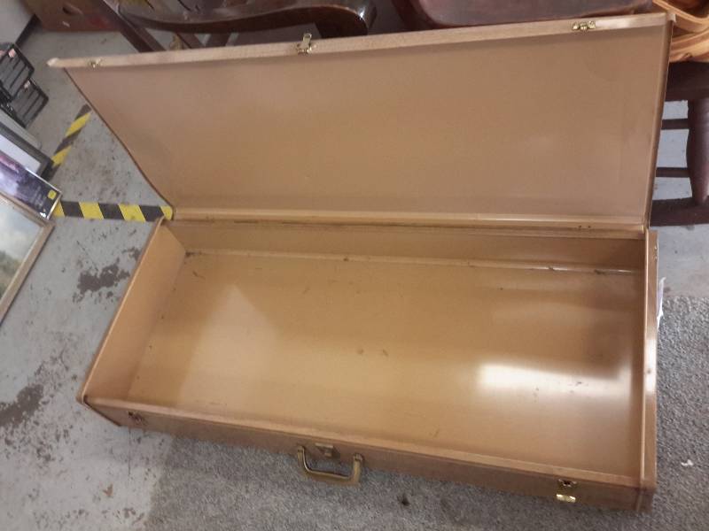 Tin storage container.