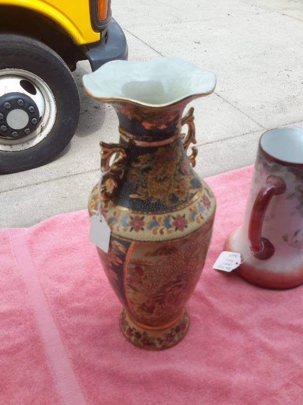 5 nice vases and pitchers as pictured