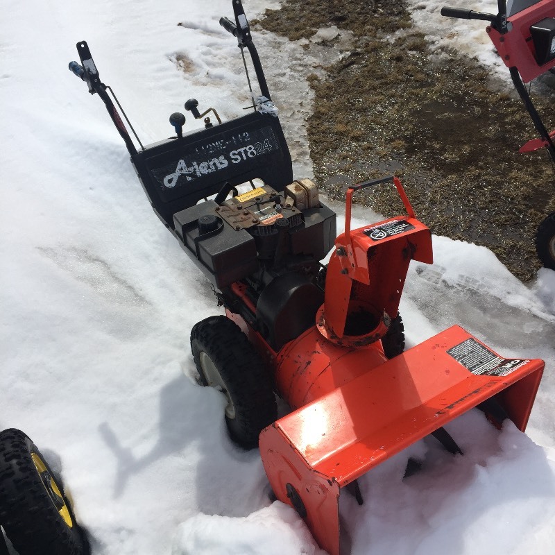 lot 8 image: AIEREN ST824 SNOWBLOWER