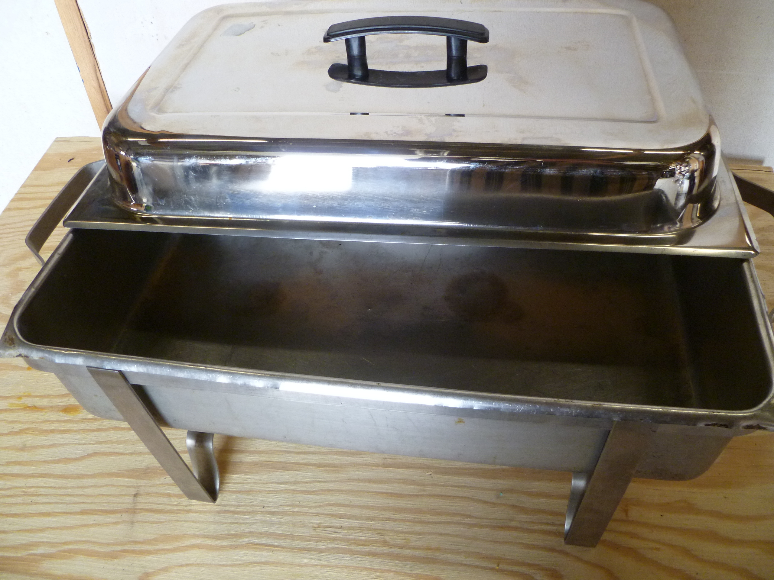 lot 18 image: 8 Quart Stainless Steel Chafer