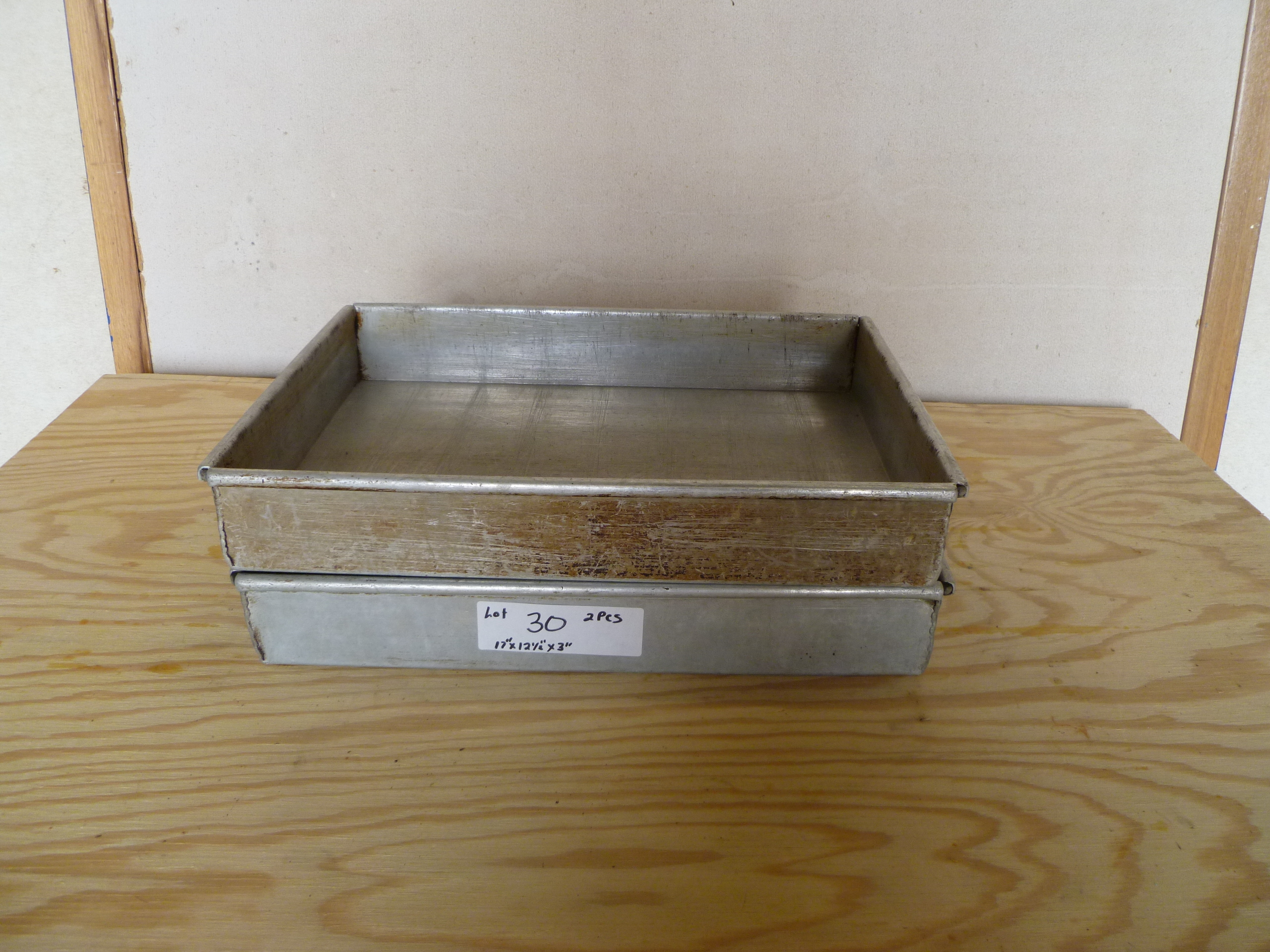 lot 30 image: 2 Commercial Grade Cake Pans