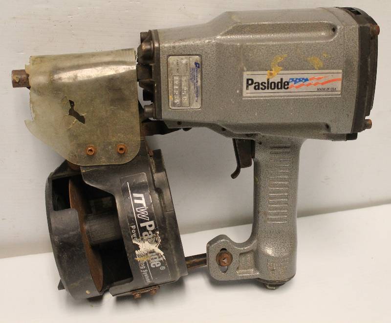 lot 21 image: Paslode Coil Pneumatic Nailer