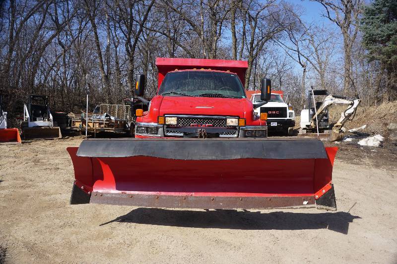 lot 2 image: 2005 GMC C4500 4x4 Diesel Dually Dump Truck Plow Truck