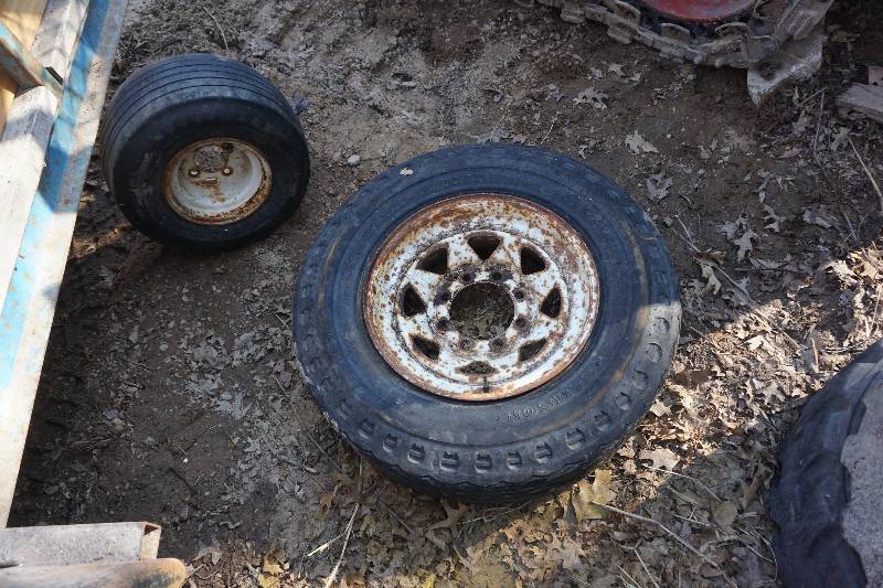 lot 29 image: Lot of Assorted Trailer Tires