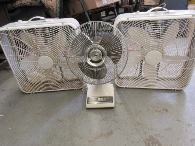 lot 724 image: WINDOW AND TABLE FANS