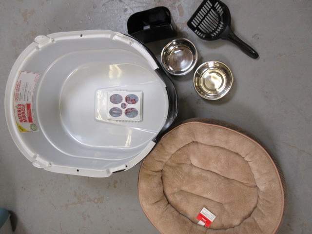 lot 729 image: BRAND NEW KITTY STARTER KIT