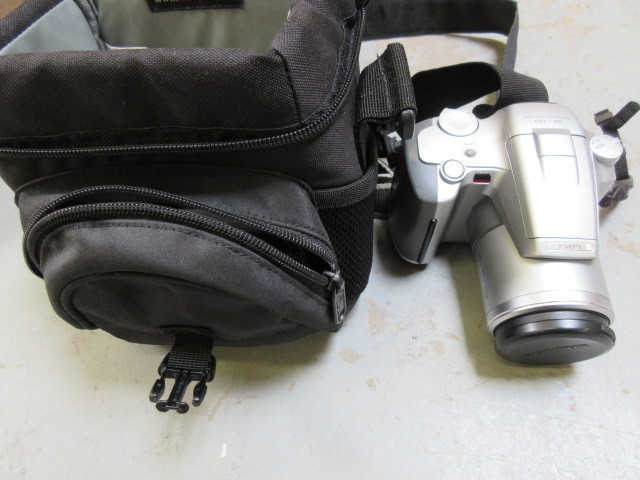 lot 751 image: OLYMPUS IS-500 35MM CAMERA